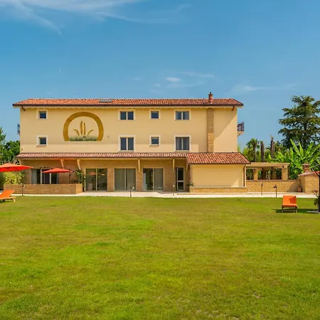 Bed & Breakfast Masseria Gianna Dei Marmi 4*